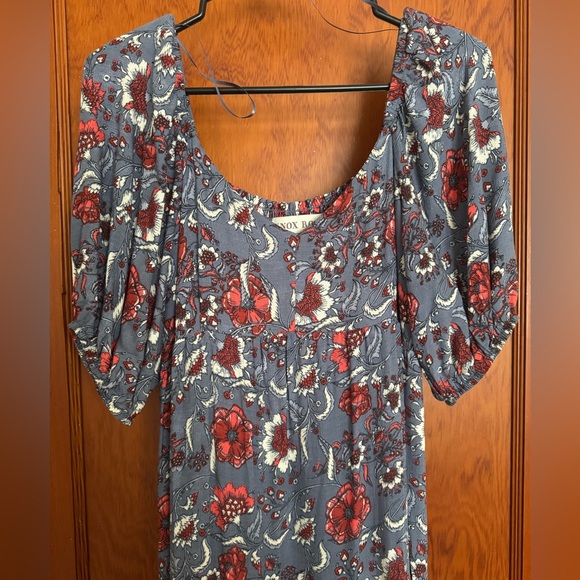 Knox Rose Dresses & Skirts - Knox Rose Women's Floral Blouse - Gray and Red